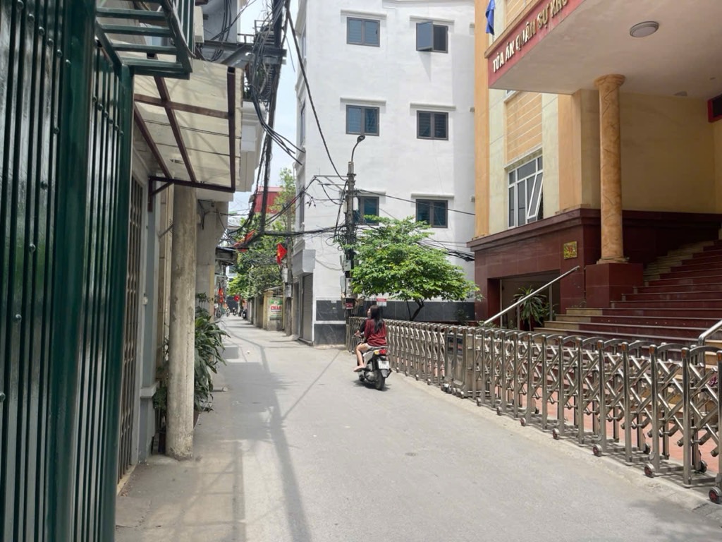 Bán nhà Vương Thừa Vũ - diện tích 107m2 4 tầng - ô tô kinh doanh 2 mặt ngõ - giá 32 tỷ