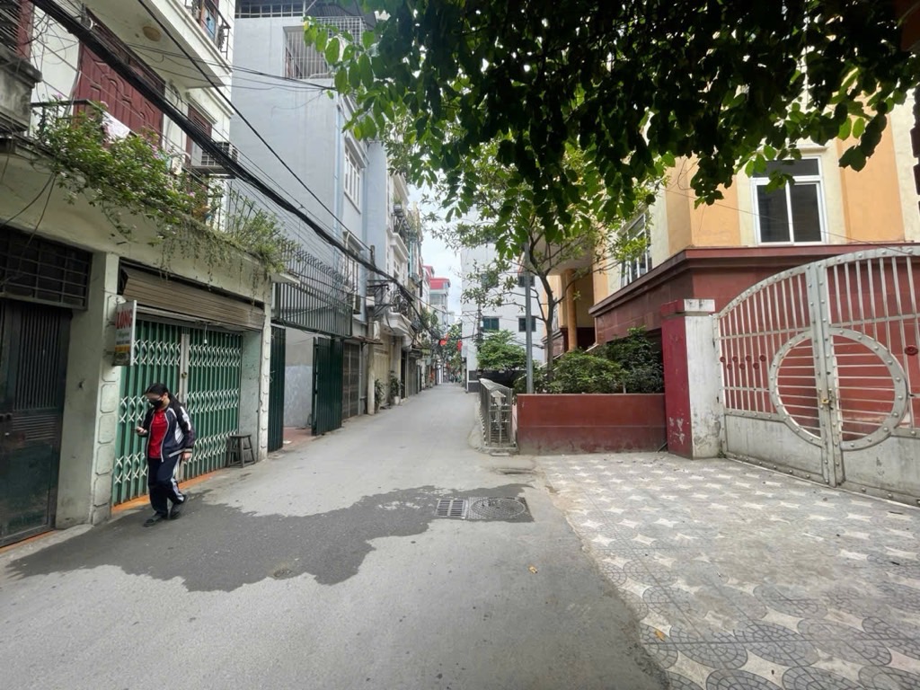 Bán nhà Vương Thừa Vũ - diện tích 107m2 4 tầng - ô tô kinh doanh 2 mặt ngõ - giá 32 tỷ