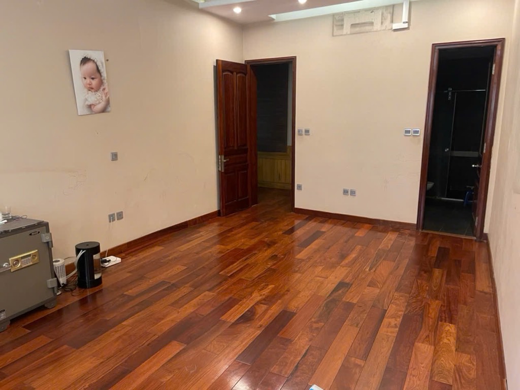 Bán nhà Vương Thừa Vũ - diện tích 107m2 4 tầng - ô tô kinh doanh 2 mặt ngõ - giá 32 tỷ