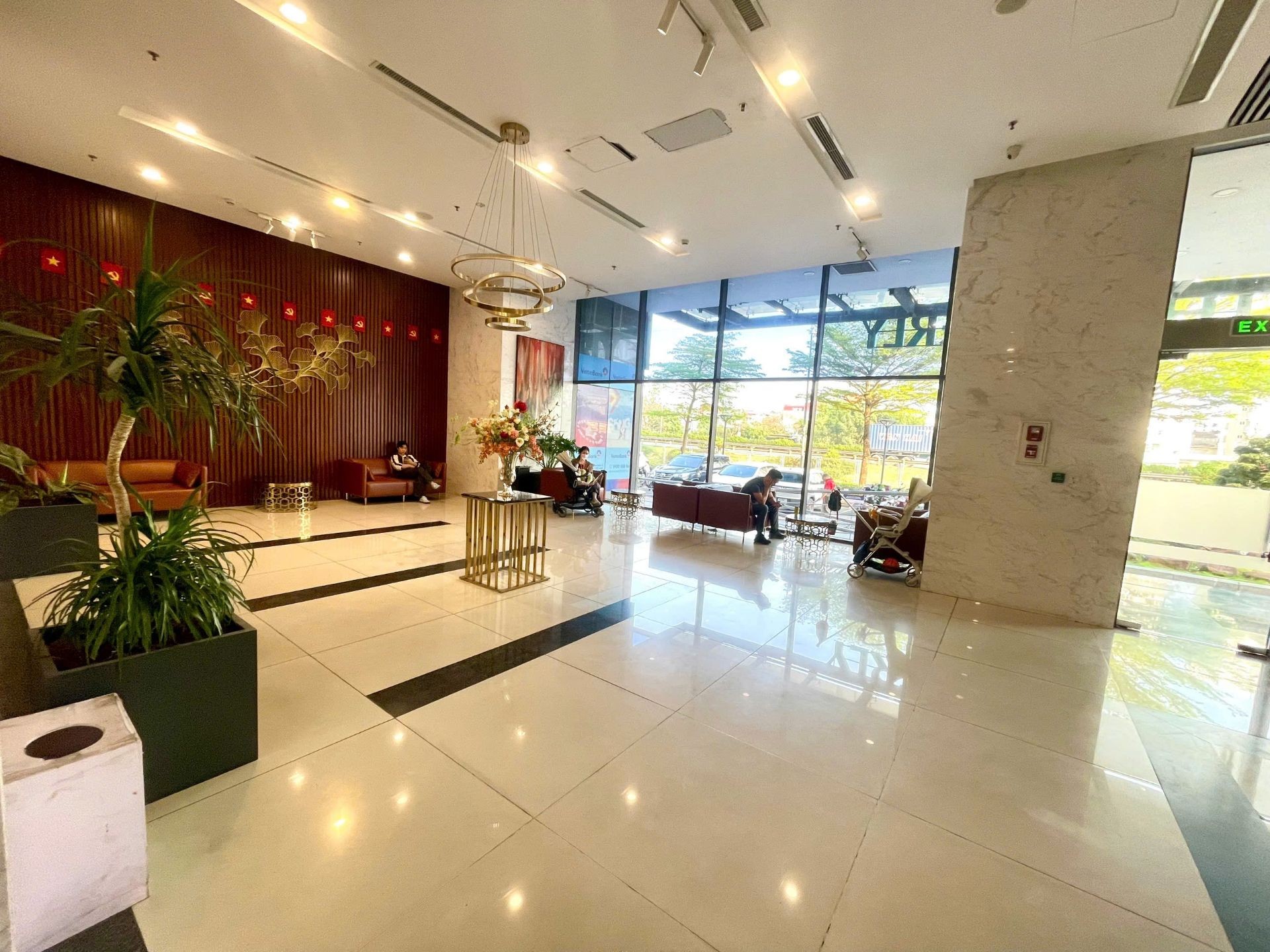 Bán nhà Tam Trinh - diện tích 96m2 22 tầng - Căn góc 3 ngủ thoáng mát - giá 11 tỷ