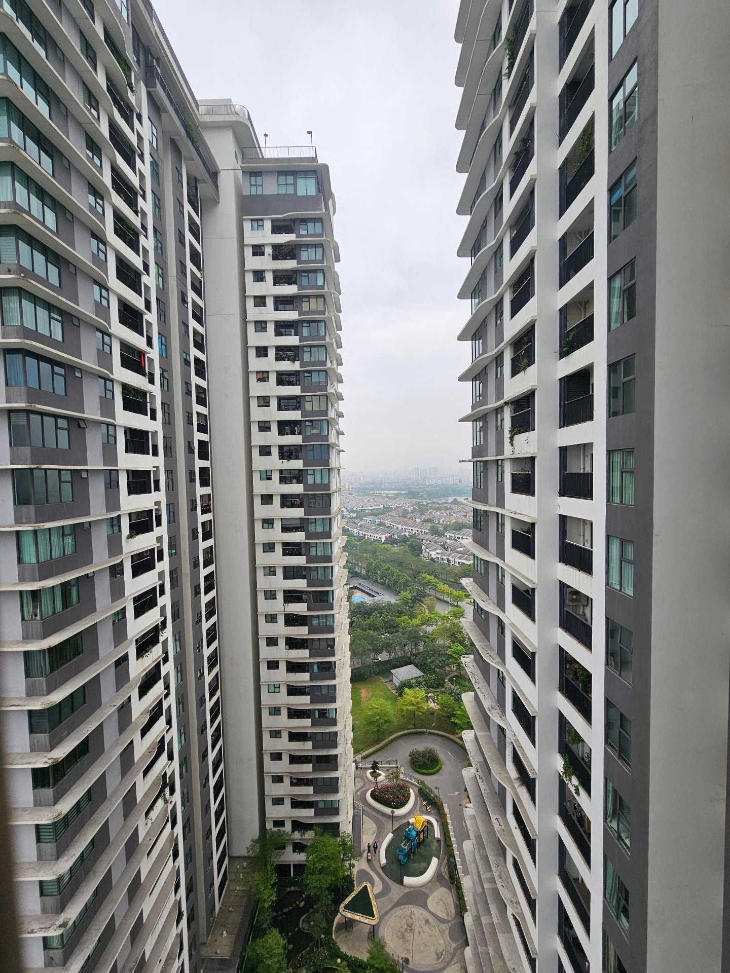 Bán nhà Tam Trinh - diện tích 96m2 22 tầng - Căn góc 3 ngủ thoáng mát - giá 11 tỷ