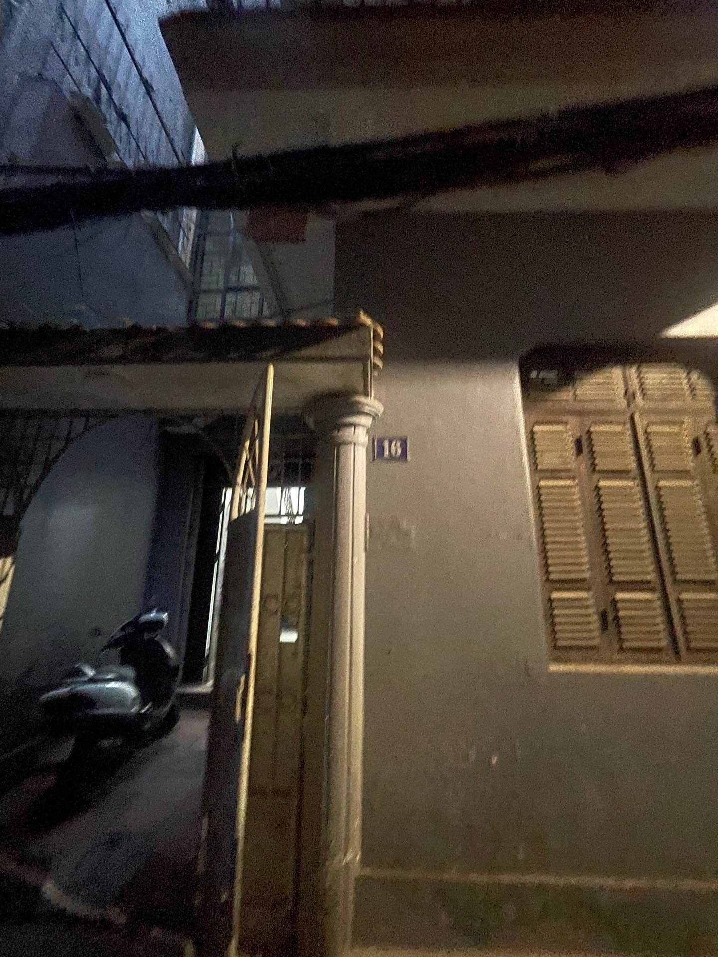 Bán nhà Đặng Tiến Đông - diện tích 82m2 3 tầng - Mặt tiền khủng 6,9m - giá 27,2 tỷ