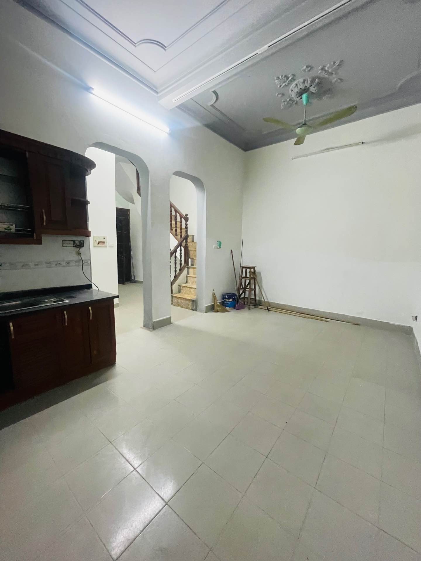 Bán nhà Đặng Tiến Đông - diện tích 82m2 3 tầng - Mặt tiền khủng 6,9m - giá 27,2 tỷ