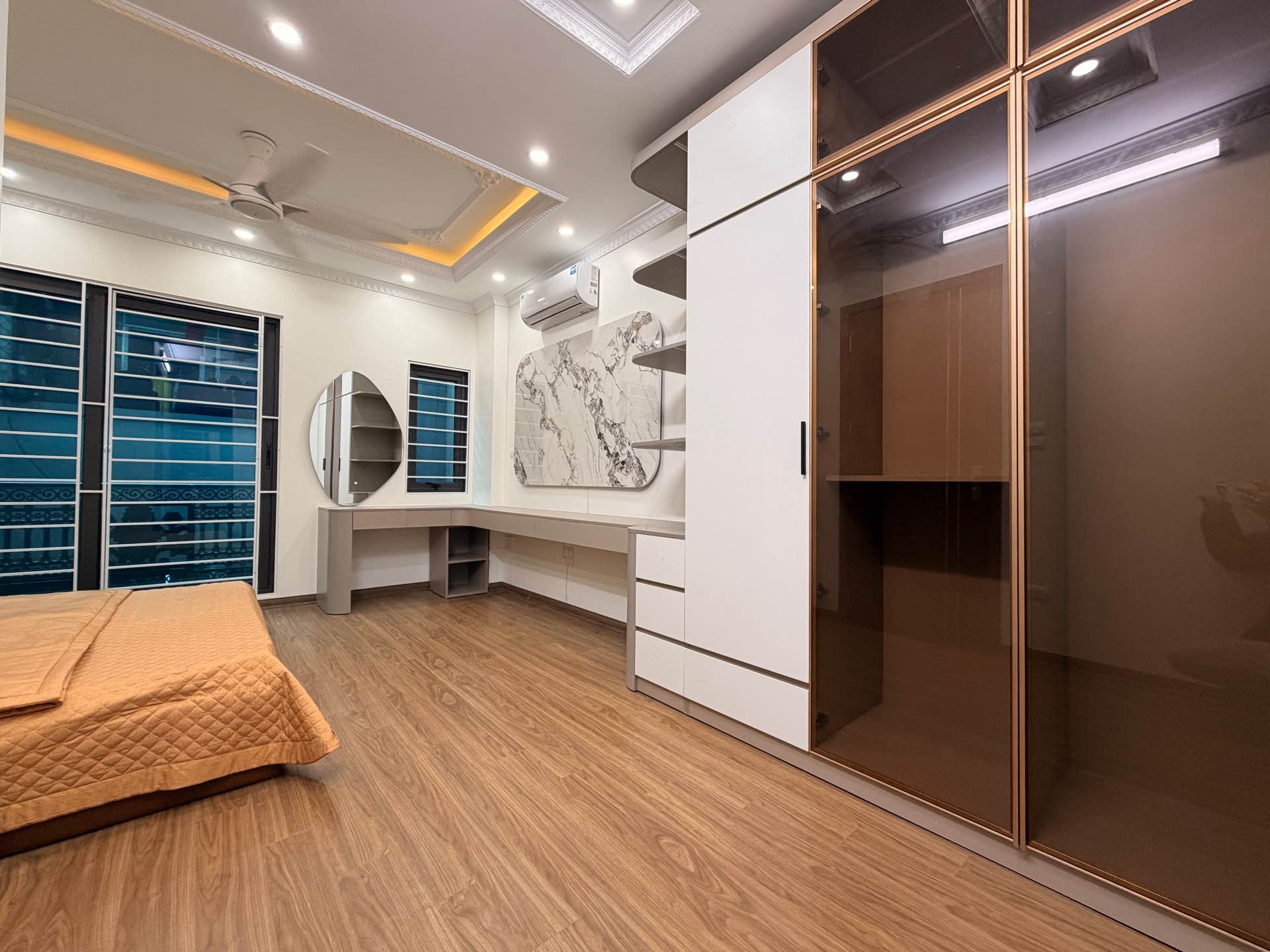 Bán nhà Nguyễn Cao - diện tích 46m2 6 tầng - thang máy - giá 14,6 tỷ