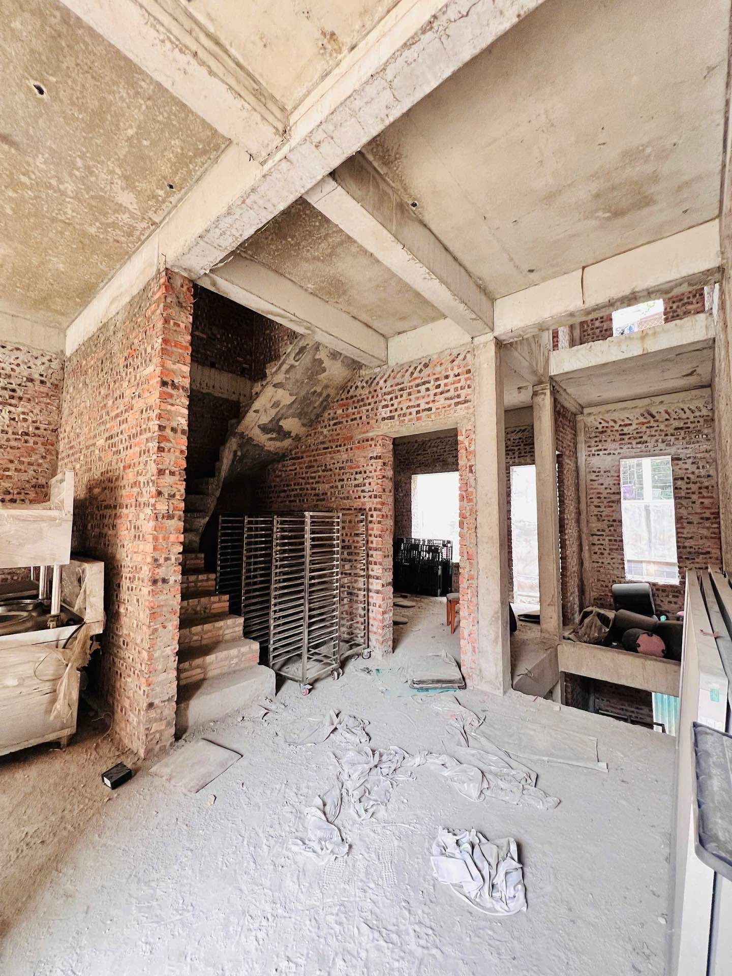 Bán nhà Mễ Trì Thượng - diện tích 97m2 4 tầng - Ô tô tránh - giá 32 tỷ