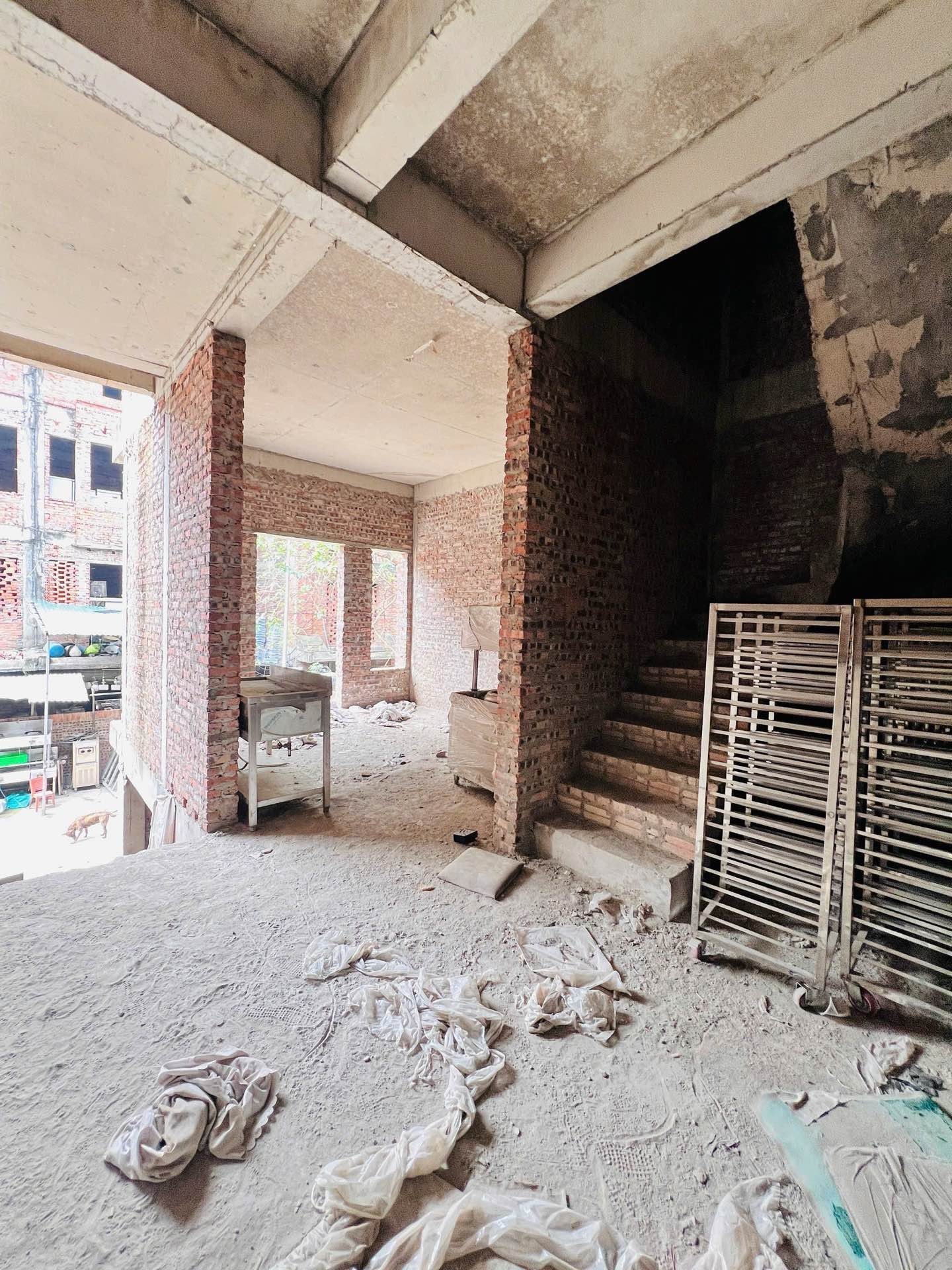 Bán nhà Mễ Trì Thượng - diện tích 97m2 4 tầng - Ô tô tránh - giá 32 tỷ