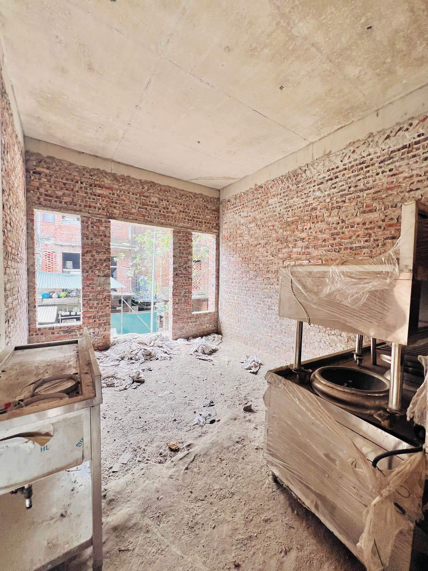 Bán nhà Mễ Trì Thượng - diện tích 97m2 4 tầng - Ô tô tránh - giá 32 tỷ