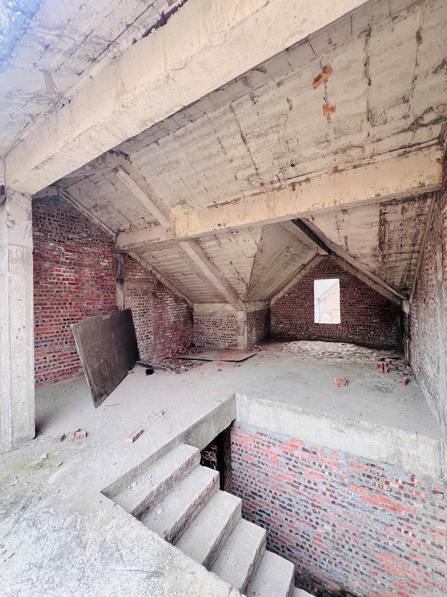 Bán nhà Mễ Trì Thượng - diện tích 97m2 4 tầng - Ô tô tránh - giá 32 tỷ