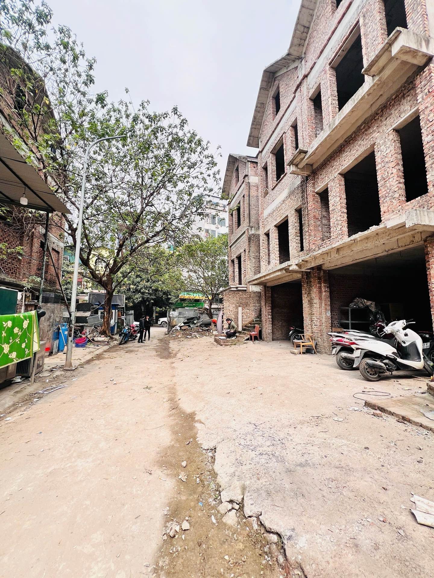 Bán nhà Mễ Trì Thượng - diện tích 97m2 4 tầng - Ô tô tránh - giá 32 tỷ