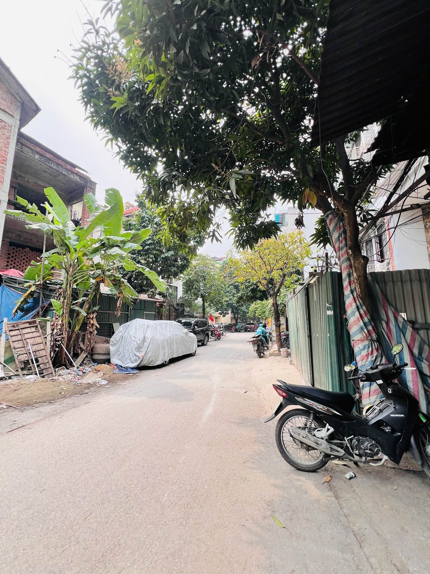 Bán nhà Mễ Trì Thượng - diện tích 97m2 4 tầng - Ô tô tránh - giá 32 tỷ