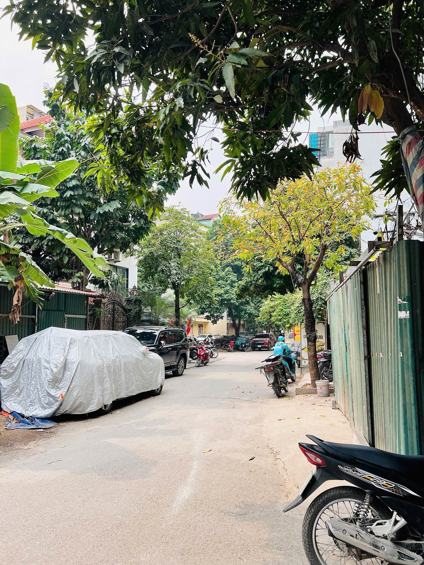 Bán nhà Mễ Trì Thượng - diện tích 97m2 4 tầng - Ô tô tránh - giá 32 tỷ