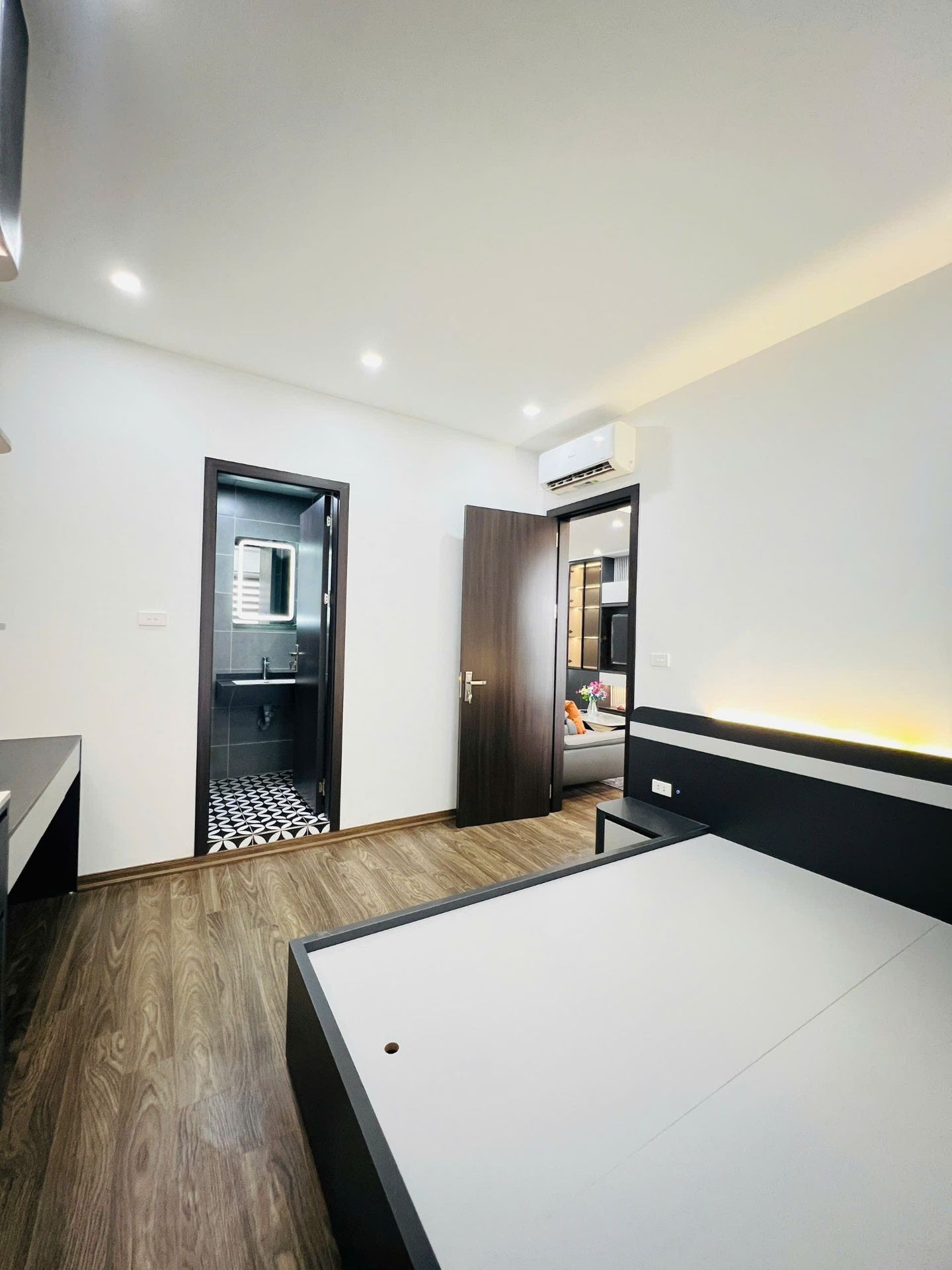 Bán nhà Lĩnh Nam - diện tích 66m2 15 tầng - Căn hộ 3 phòng ngủ - giá 5,2 tỷ