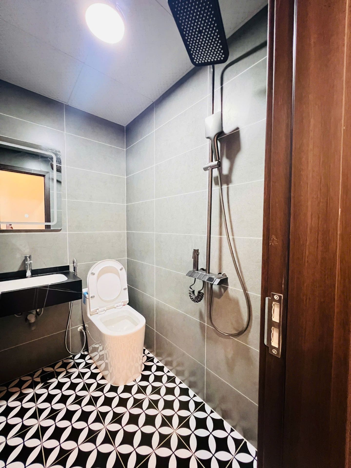 Bán nhà Lĩnh Nam - diện tích 66m2 15 tầng - Căn hộ 3 phòng ngủ - giá 5,2 tỷ