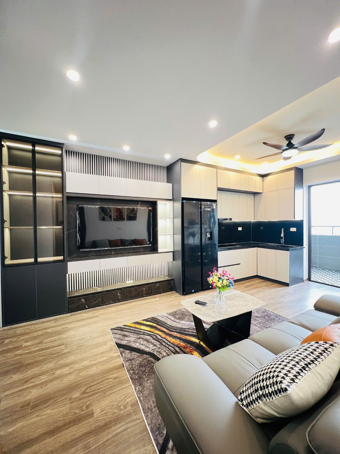 Bán nhà Lĩnh Nam - diện tích 66m2 15 tầng - Căn hộ 3 phòng ngủ - giá 5,2 tỷ