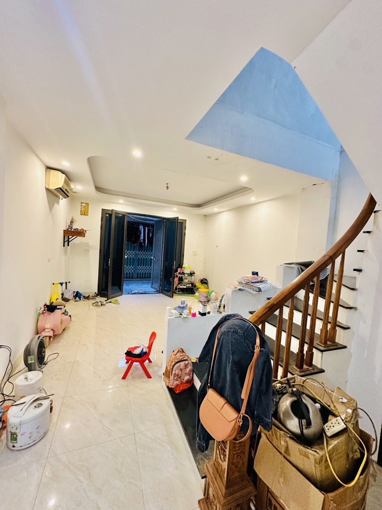 Bán nhà Định Công Hạ - diện tích 50m2 2 tầng - Ô tô đỗ cách nhà 30m - giá 2,6 tỷ