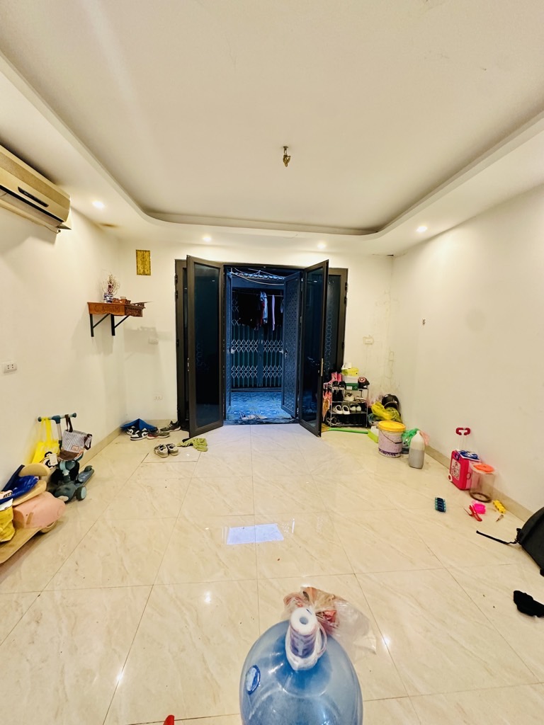 Bán nhà Định Công Hạ - diện tích 50m2 2 tầng - Ô tô đỗ cách nhà 30m - giá 2,6 tỷ
