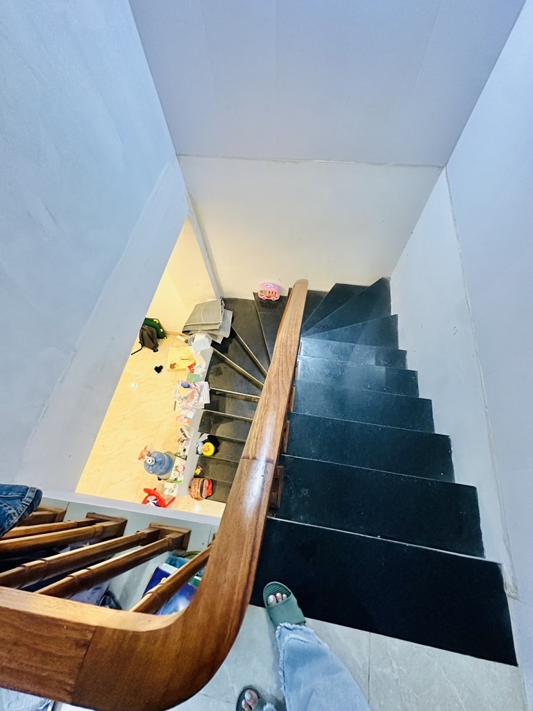 Bán nhà Định Công Hạ - diện tích 50m2 2 tầng - Ô tô đỗ cách nhà 30m - giá 2,6 tỷ