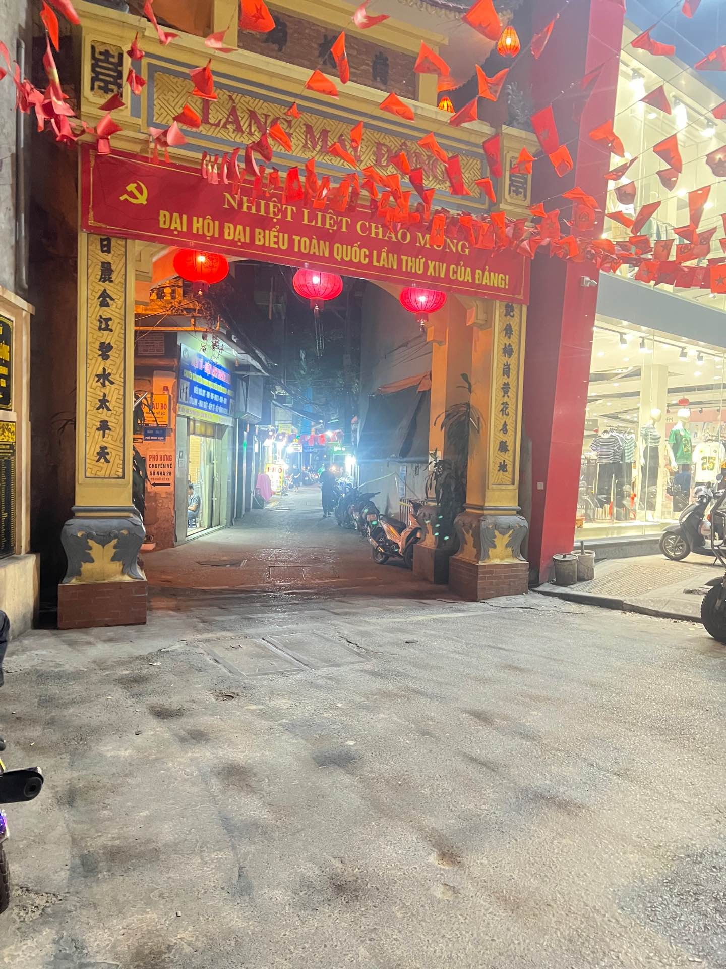 Bán nhà Minh Khai - diện tích 25m2 4 tầng - ô tô tránh - giá 5,5 tỷ