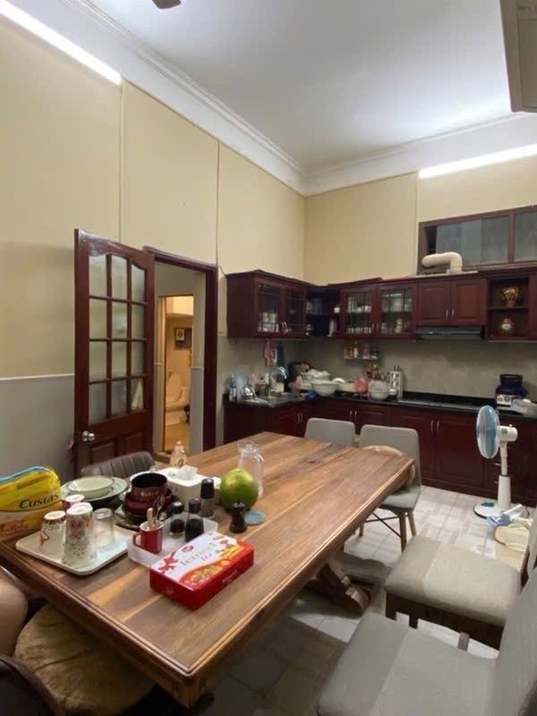 Bán nhà Kim Ngưu - diện tích 107,9m2 3 tầng - Lô góc 3 mặt thoáng - giá 26,8 tỷ