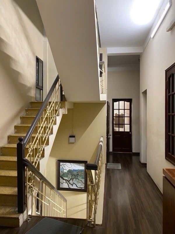 Bán nhà Kim Ngưu - diện tích 107,9m2 3 tầng - Lô góc 3 mặt thoáng - giá 26,8 tỷ