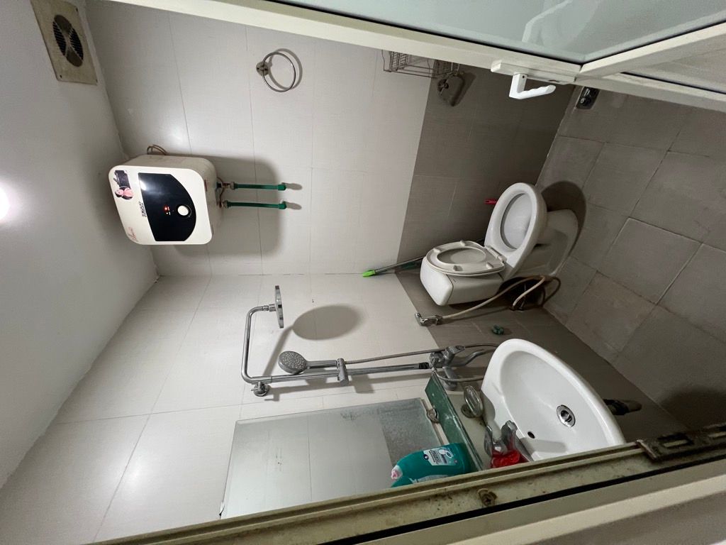 Bán nhà Vân Hồ - diện tích 74m2 6 tầng - Lô góc ô tô đỗ cổng - giá 2,99 tỷ