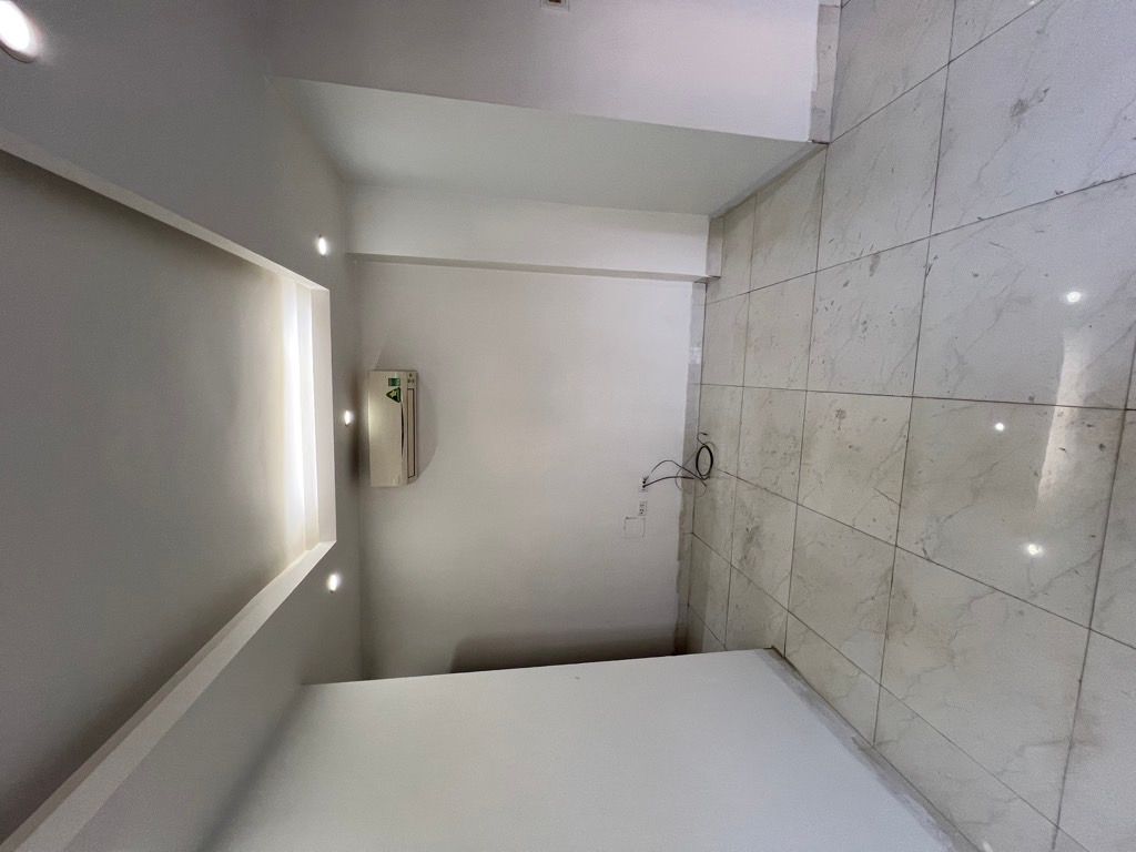 Bán nhà Vân Hồ - diện tích 74m2 6 tầng - Lô góc ô tô đỗ cổng - giá 2,99 tỷ