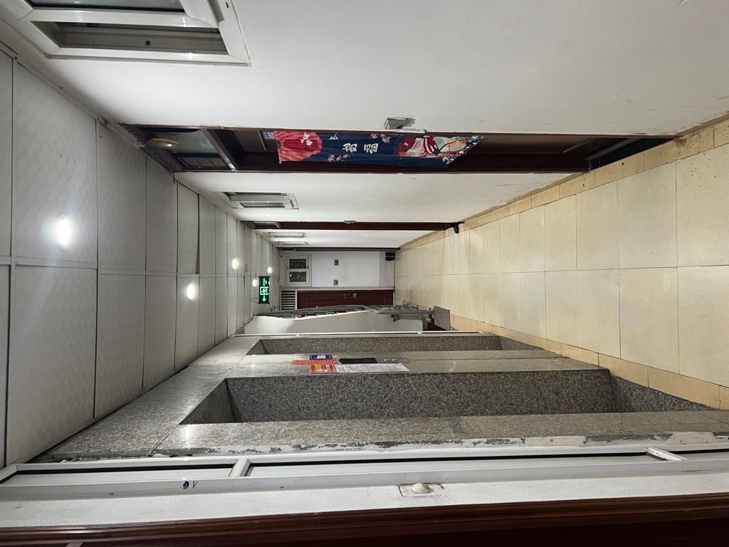 Bán nhà Vân Hồ - diện tích 74m2 6 tầng - Lô góc ô tô đỗ cổng - giá 2,99 tỷ