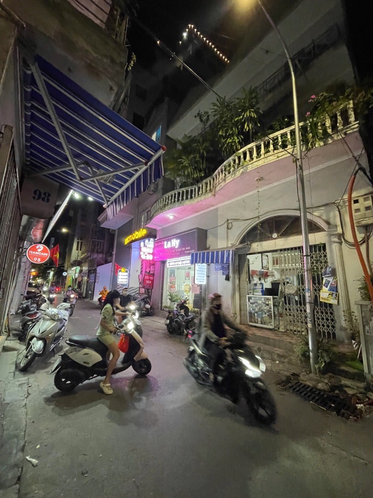 Bán nhà Trung Liệt - diện tích 132m2 3 tầng - Mặt tiền khủng, lô góc - giá 60 tỷ