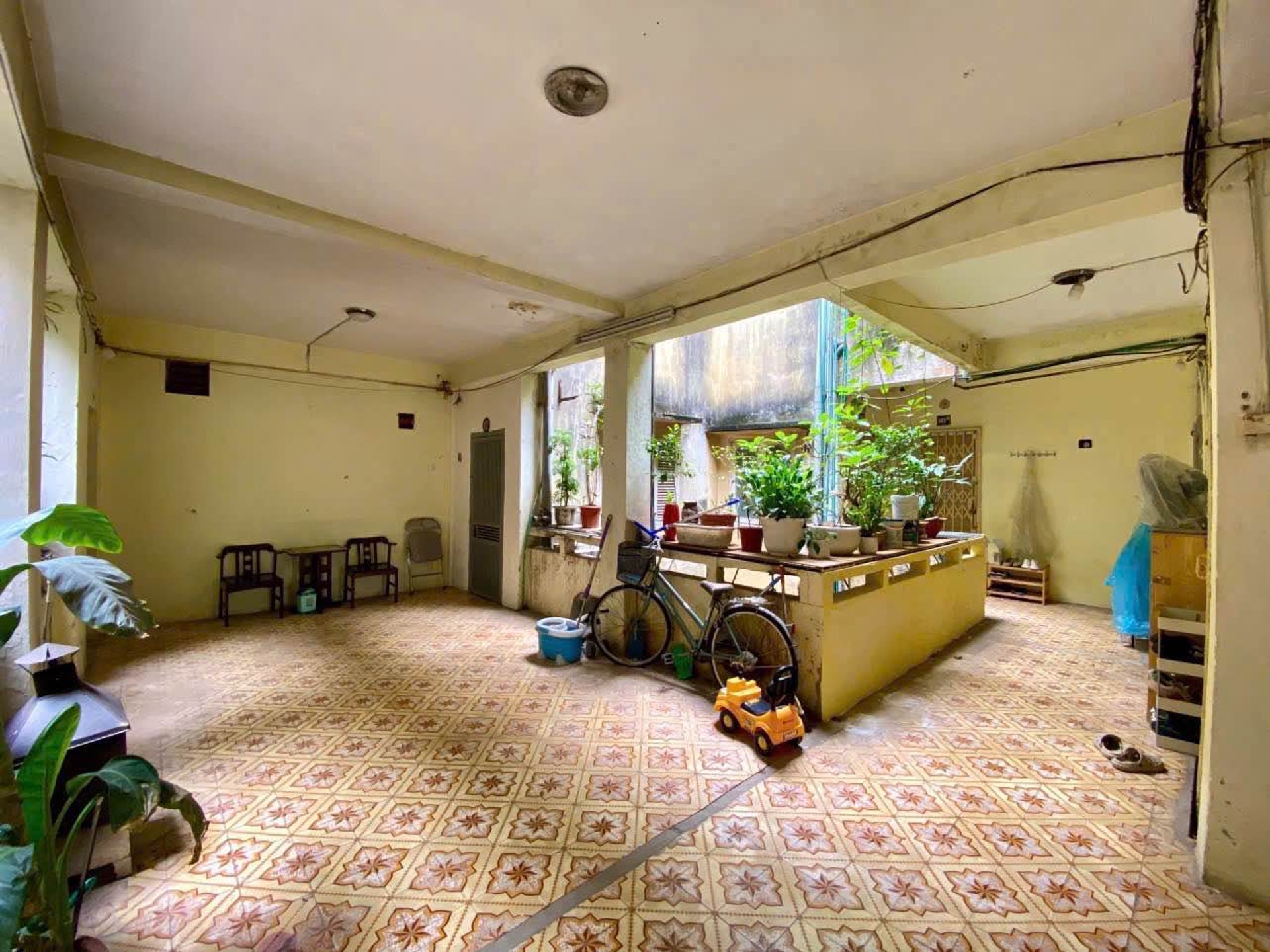 Bán nhà Hai Bà Trưng - diện tích 68m2 1 tầng - Lô góc, 3 mặt thoáng - giá 4,75 tỷ