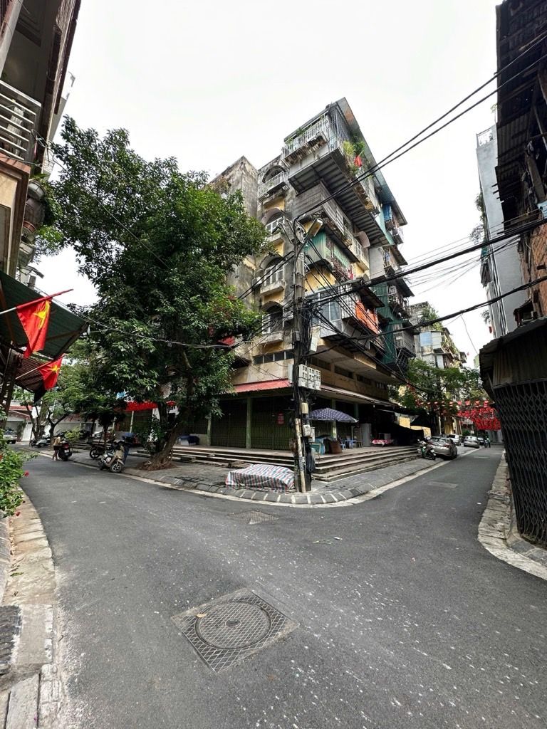 Bán nhà Hai Bà Trưng - diện tích 68m2 1 tầng - Lô góc, 3 mặt thoáng - giá 4,75 tỷ