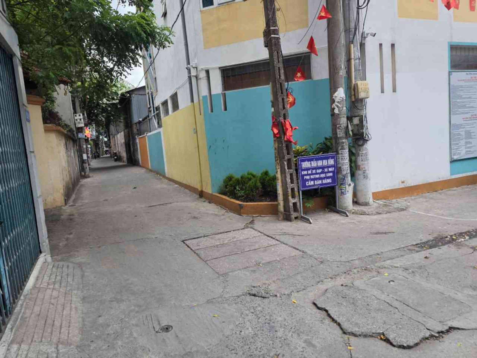 Bán nhà Trương Định - diện tích 32m2 5 tầng - Ô TÔ NGỦ TRONG NHÀ - giá 13 tỷ