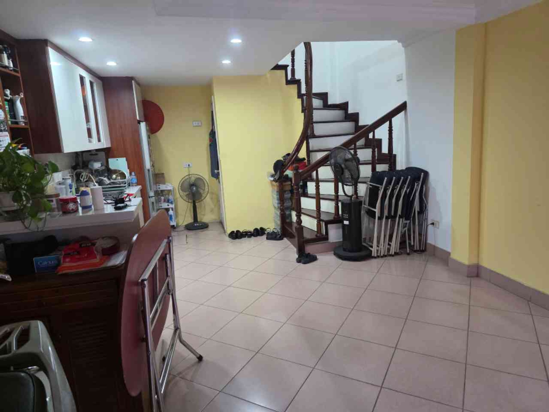 Bán nhà Trương Định - diện tích 32m2 5 tầng - Ô TÔ NGỦ TRONG NHÀ - giá 13 tỷ