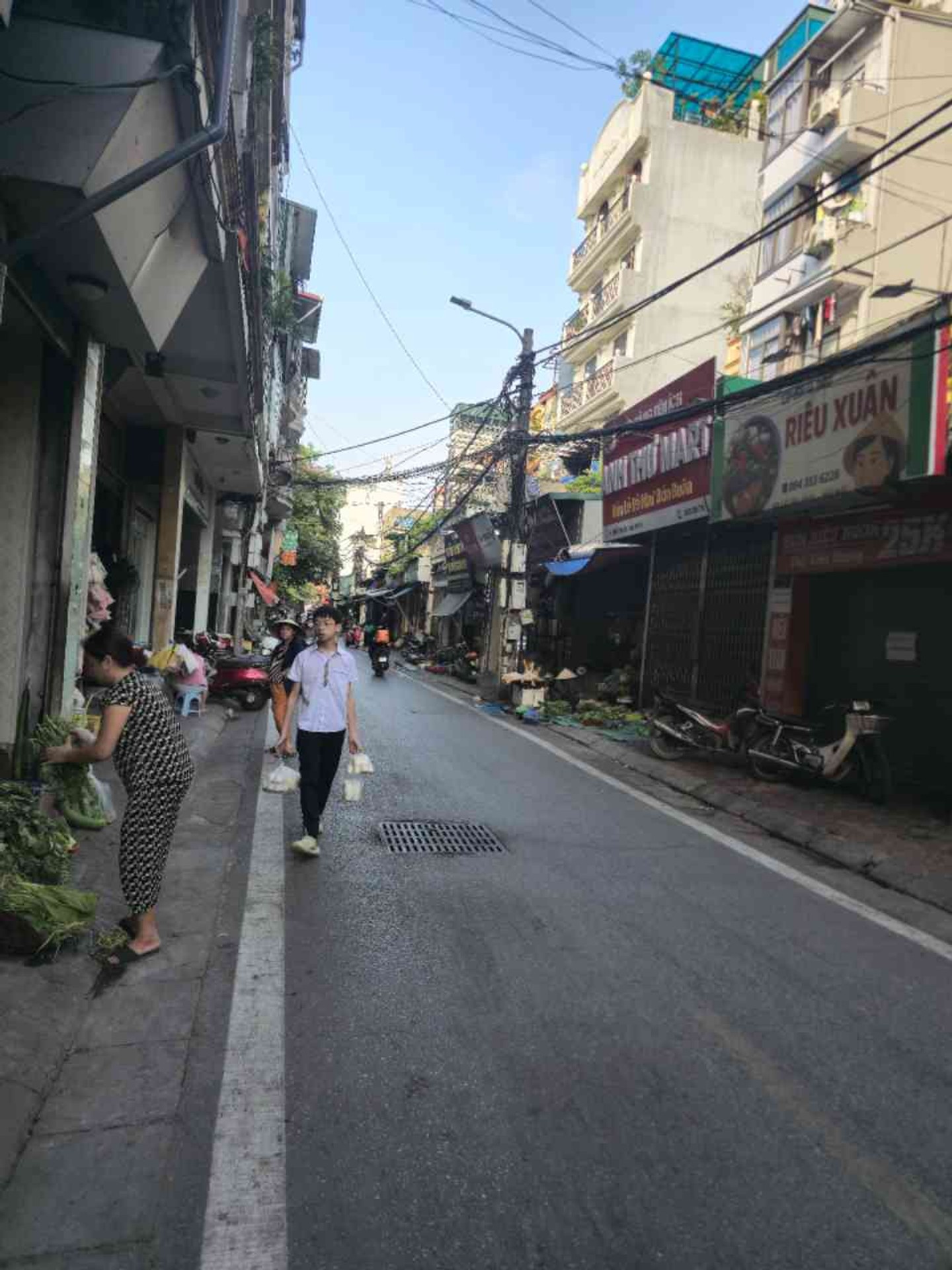 Bán nhà Phố 8/3 - diện tích 105m2 2 tầng - Nhà cho thuê siêu thị Vin Mart - giá 31 tỷ