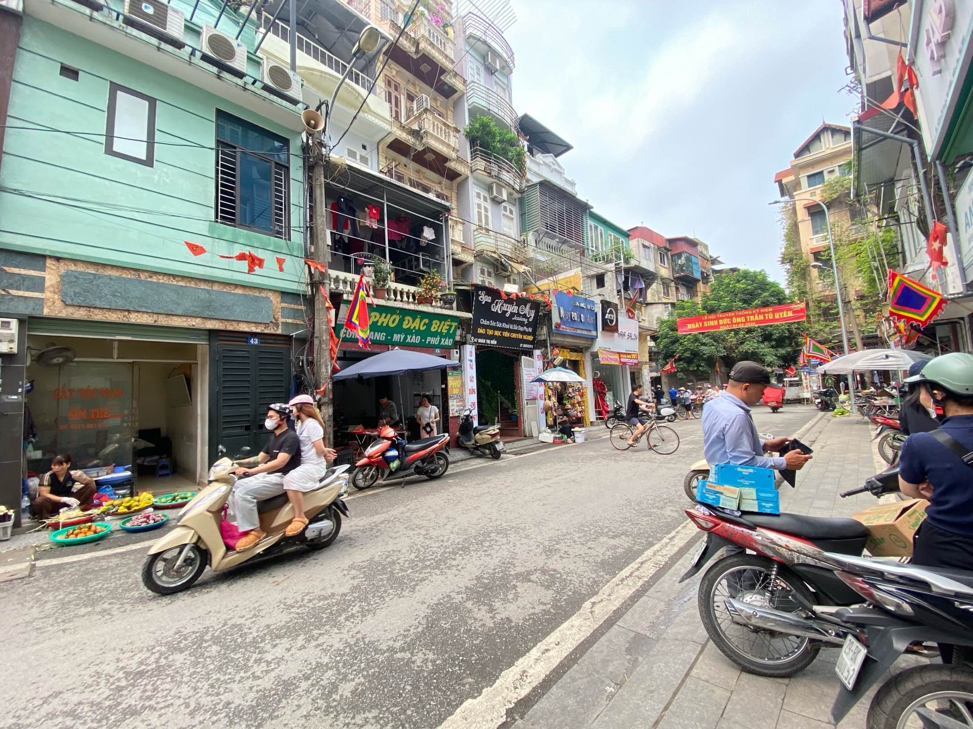 Bán nhà Đoàn Thị Điểm - diện tích 68.4m2 5 tầng - Mặt phố lớn, hiếm nhà bán - giá 43,9 tỷ