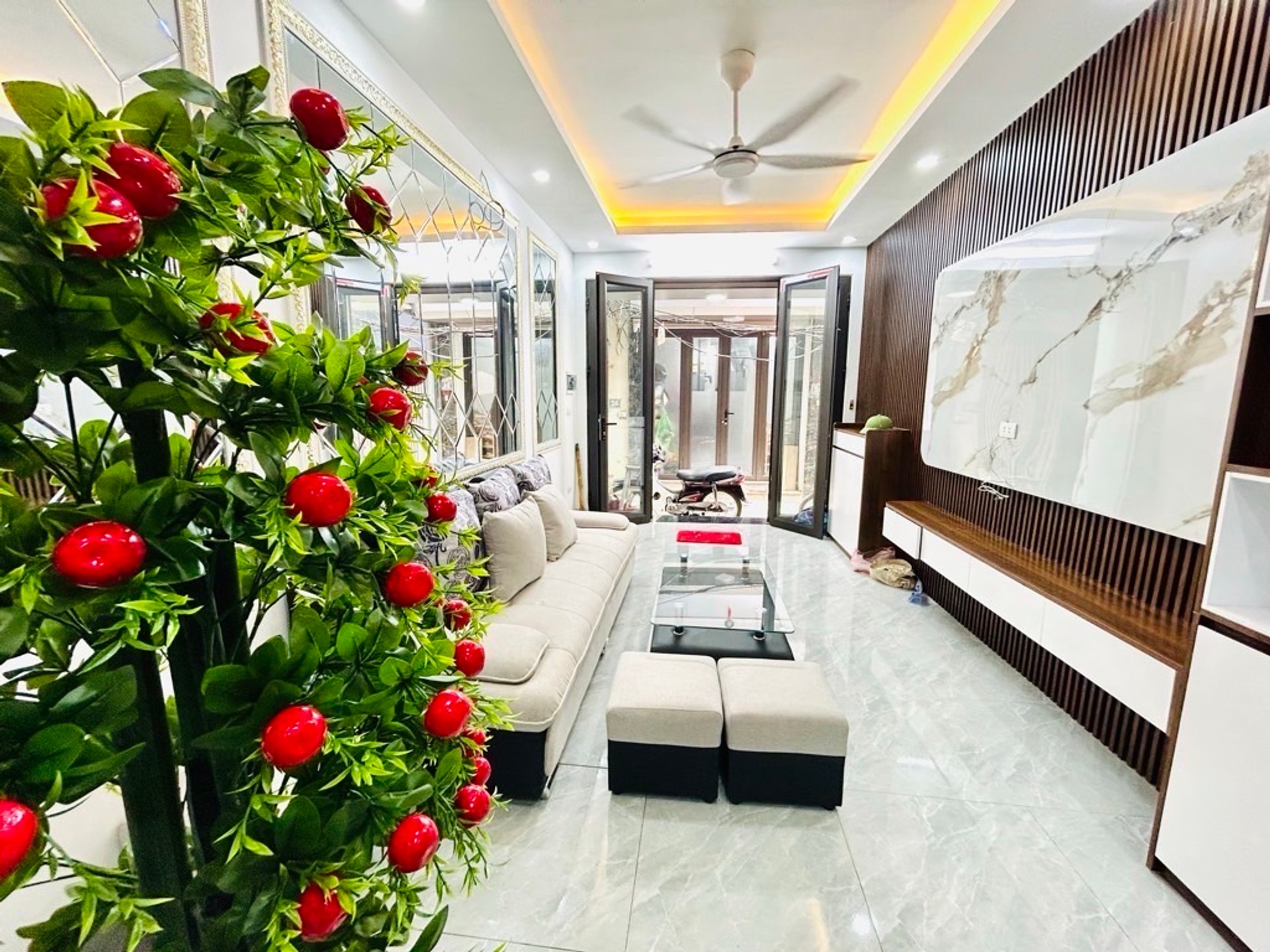 Bán nhà Nam Dư - diện tích 30m2 5 tầng - Ô tô đỗ cửa - giá 8,4 tỷ