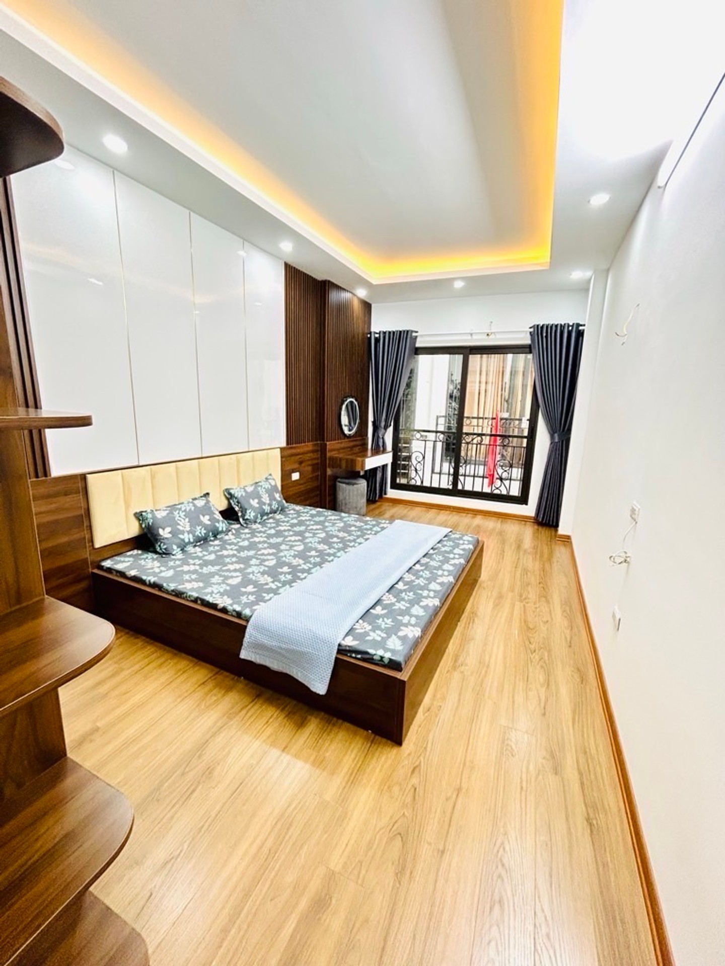 Bán nhà Nam Dư - diện tích 30m2 5 tầng - Ô tô đỗ cửa - giá 8,4 tỷ