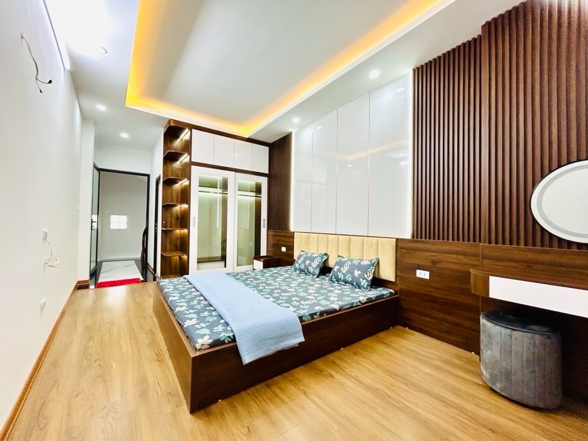 Bán nhà Nam Dư - diện tích 30m2 5 tầng - Ô tô đỗ cửa - giá 8,4 tỷ