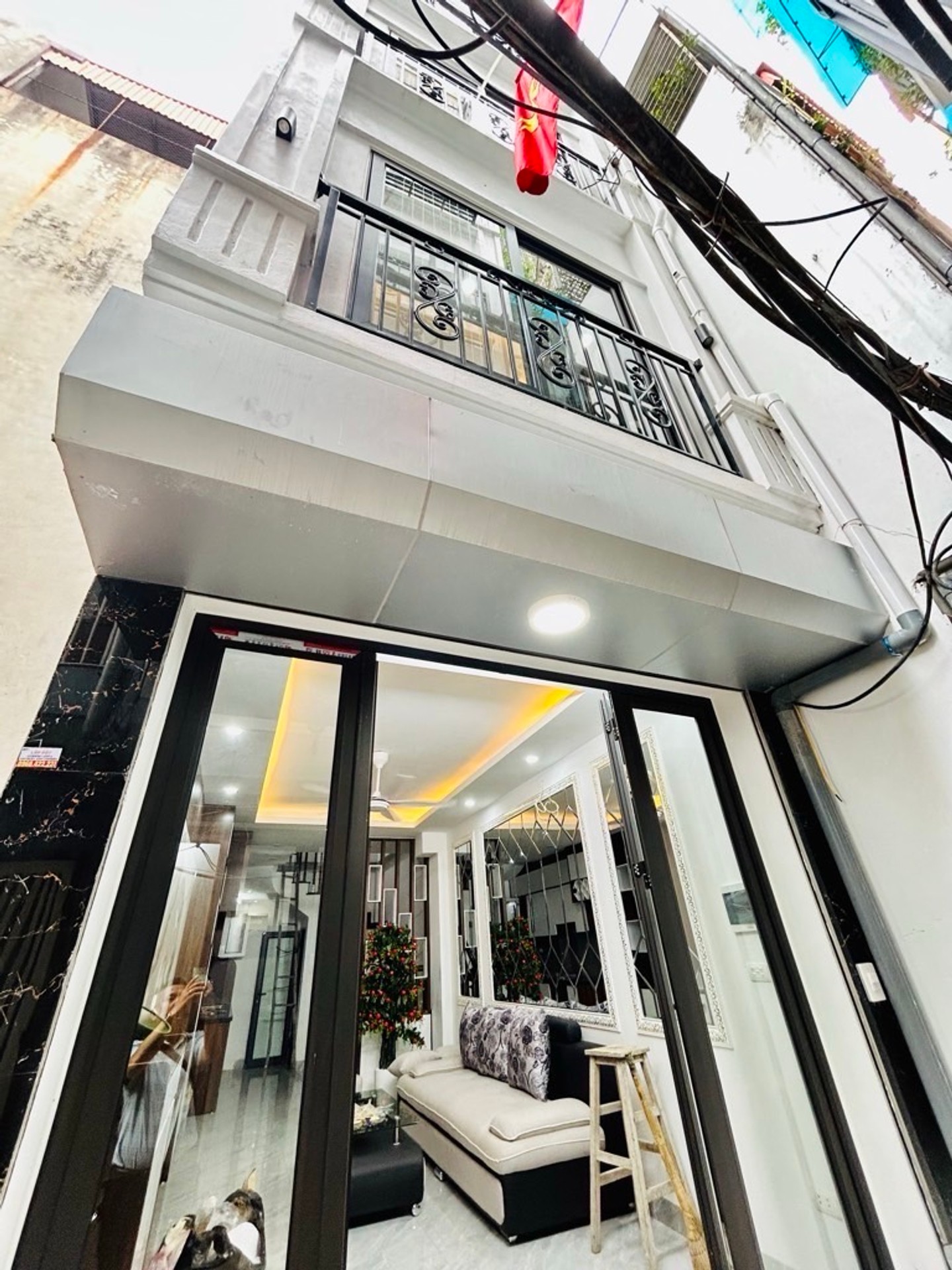Bán nhà Nam Dư - diện tích 30m2 5 tầng - Ô tô đỗ cửa - giá 8,4 tỷ