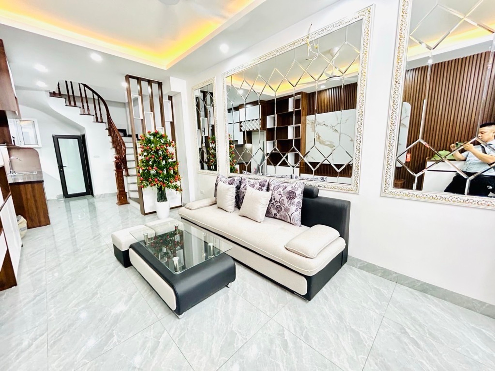 Bán nhà Nam Dư - diện tích 30m2 5 tầng - Ô tô đỗ cửa - giá 8,4 tỷ