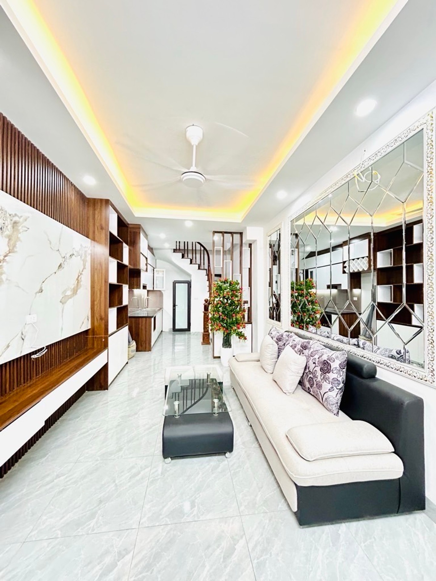 Bán nhà Nam Dư - diện tích 30m2 5 tầng - Ô tô đỗ cửa - giá 8,4 tỷ