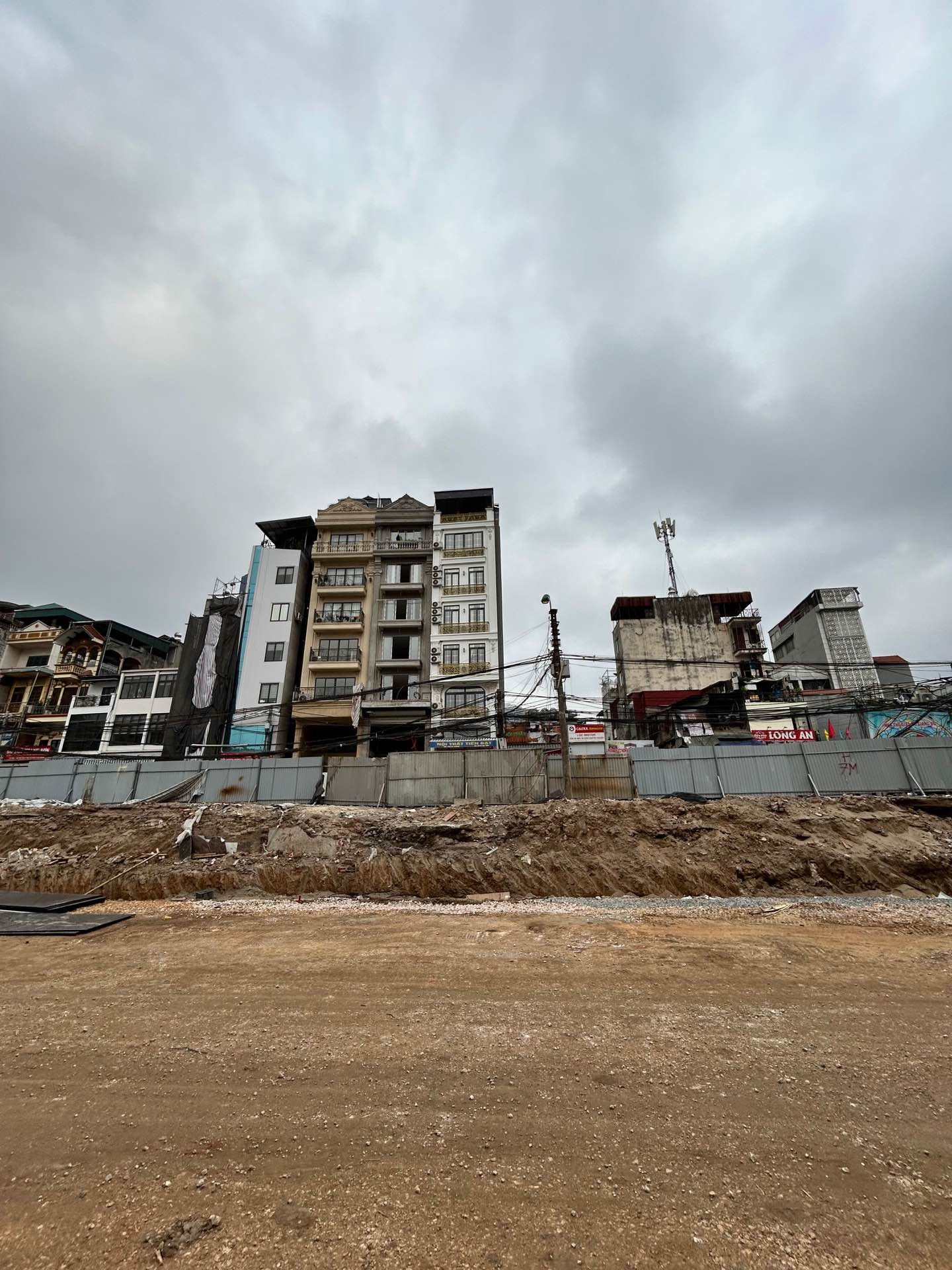 Bán nhà La Thành - diện tích 61.7m2 1 tầng - Mặt phố, mặt ngõ - giá 32 tỷ