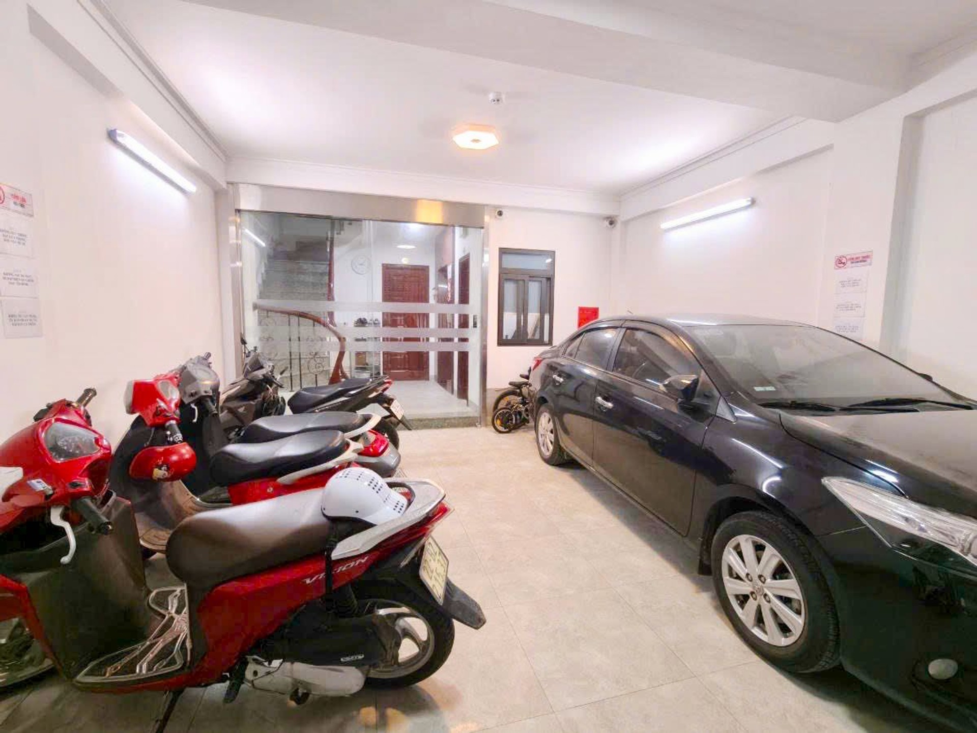 Bán nhà Yên Lạc - diện tích 80m2 8 tầng - Thang máy, ô tô vào nhà - giá 36,2 tỷ