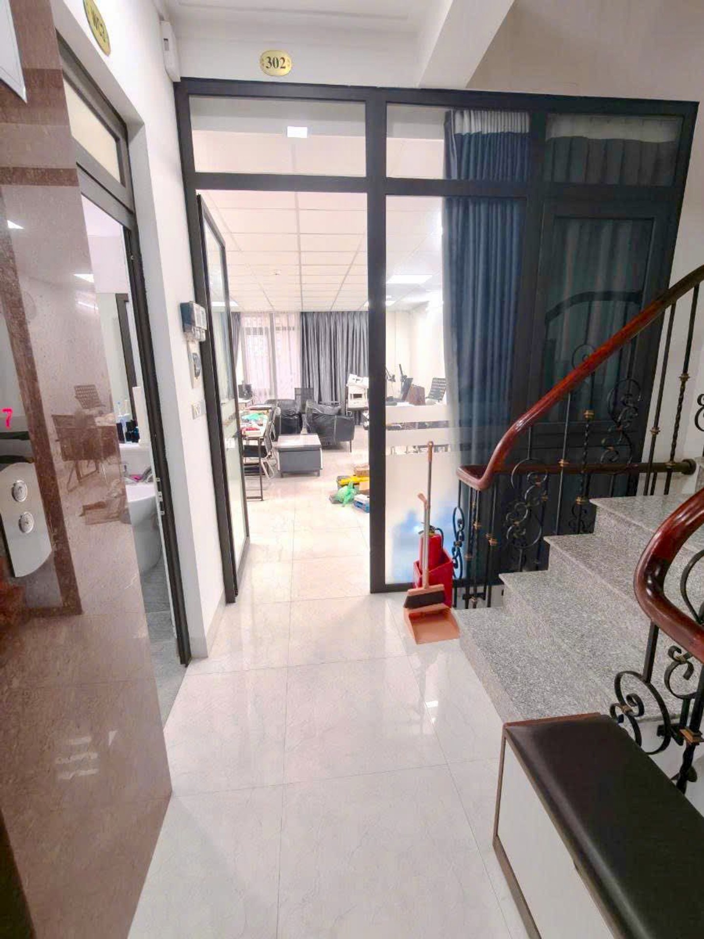 Bán nhà Yên Lạc - diện tích 80m2 8 tầng - Thang máy, ô tô vào nhà - giá 36,2 tỷ