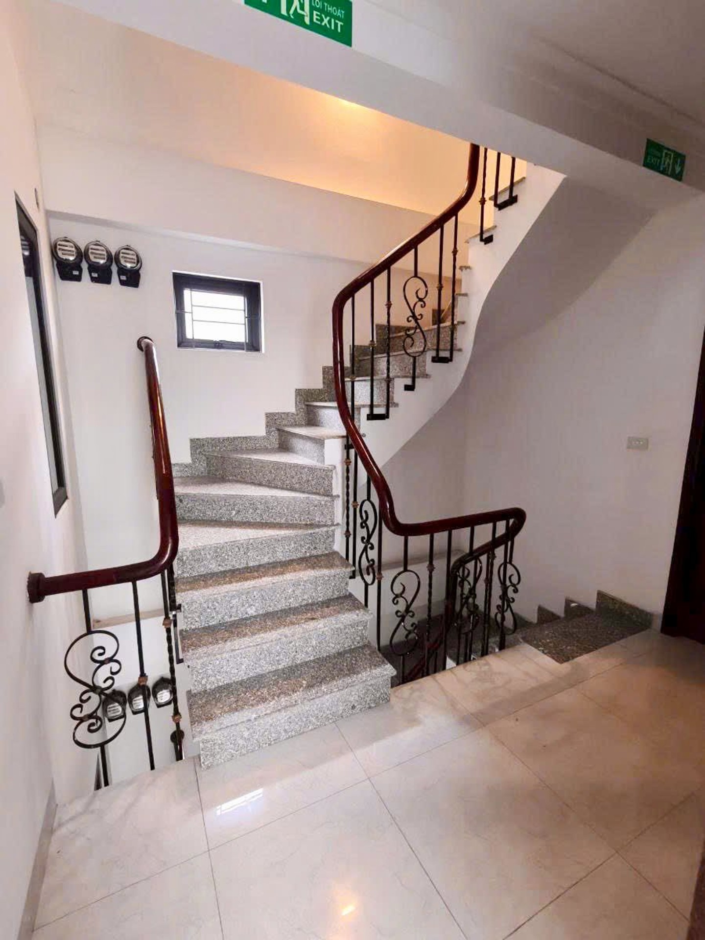 Bán nhà Yên Lạc - diện tích 80m2 8 tầng - Thang máy, ô tô vào nhà - giá 36,2 tỷ