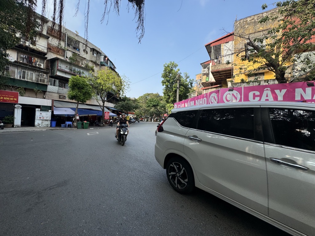 Bán nhà Tạ Quang Bửu - diện tích 130m2 4 tầng - ô tô tránh - giá 31,5 tỷ