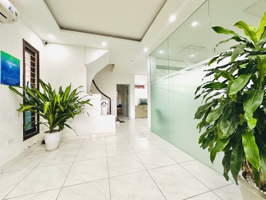 Bán nhà Bắc Linh Đàm - diện tích 215.8m2 4 tầng - ô tô tránh - giá 59,6 tỷ