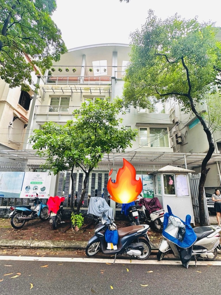 Bán nhà Bắc Linh Đàm - diện tích 215.8m2 4 tầng - ô tô tránh - giá 59,6 tỷ