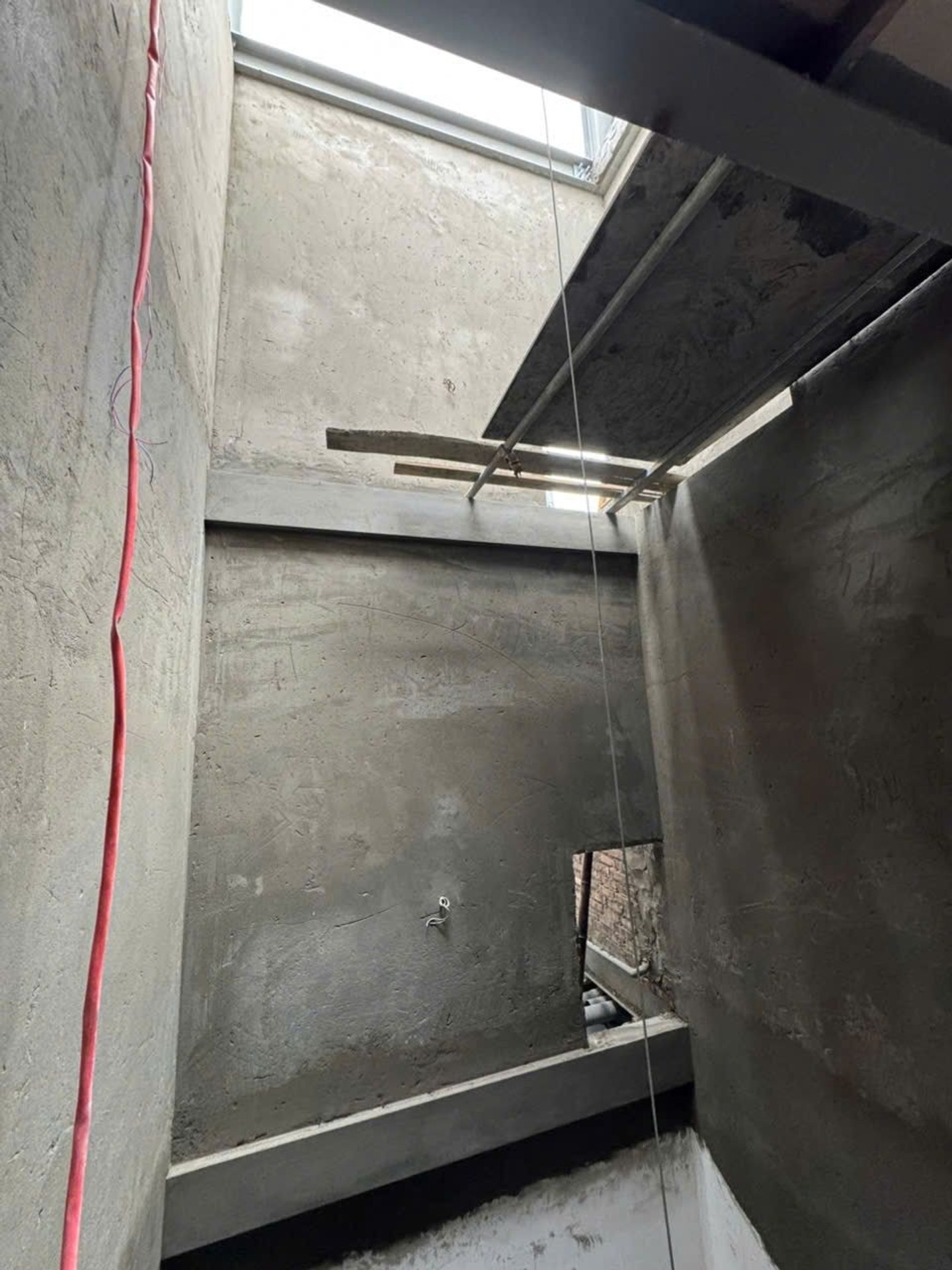Bán nhà Hoàng Mai - diện tích 64m2 5 tầng - Lô góc, 3 thoáng vĩnh viễn - giá 17,3 tỷ