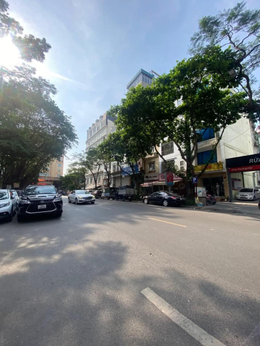 Bán nhà Lý Thường Kiệt - diện tích 486m2 1 tầng - Lô đất kim cương - giá 750 tỷ