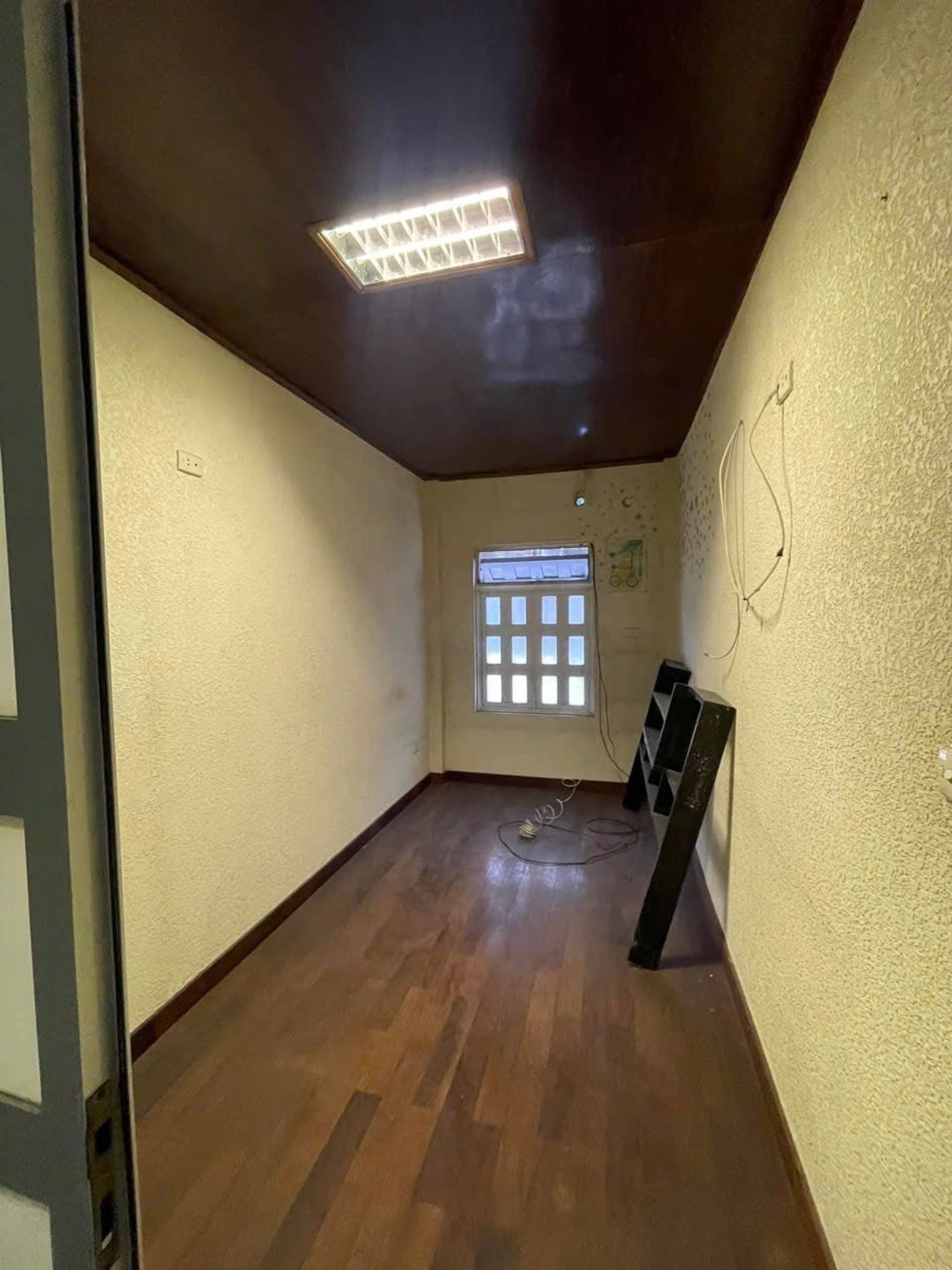 Bán nhà Lê Văn Hưu - diện tích 34m2 5 tầng - ô tô đỗ cửa - giá 18,5 tỷ